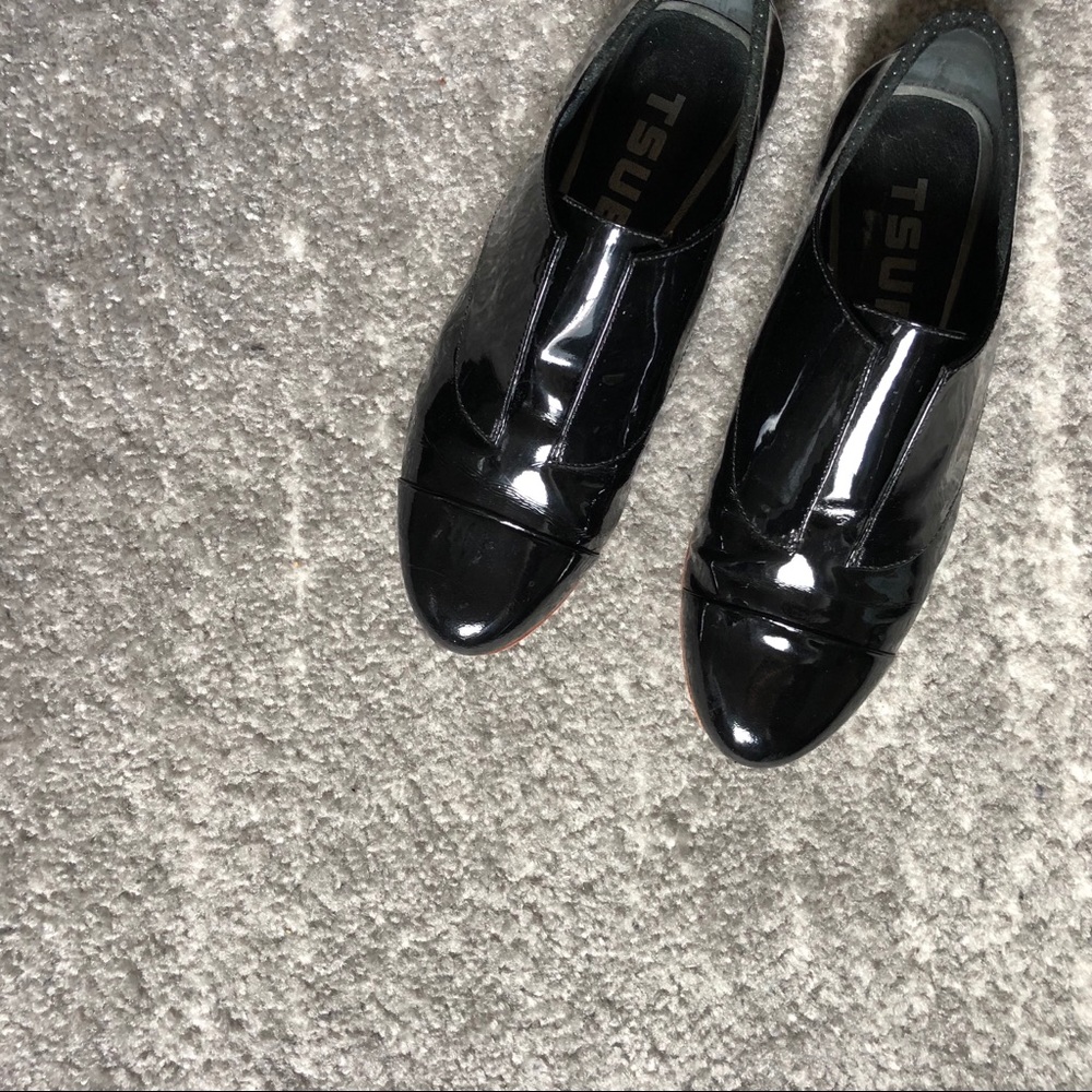 Tsubo patent loafers